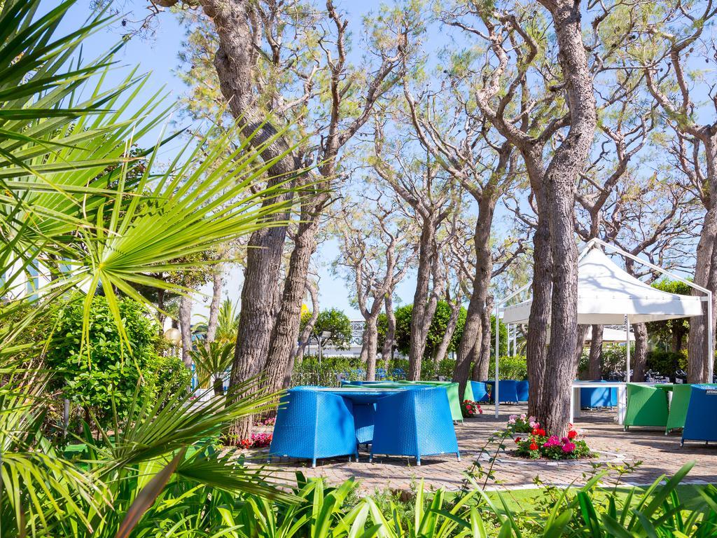 Hotel Sporting San Benedetto del Tronto Kültér fotó