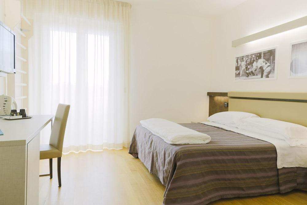 Hotel Sporting San Benedetto del Tronto Kültér fotó